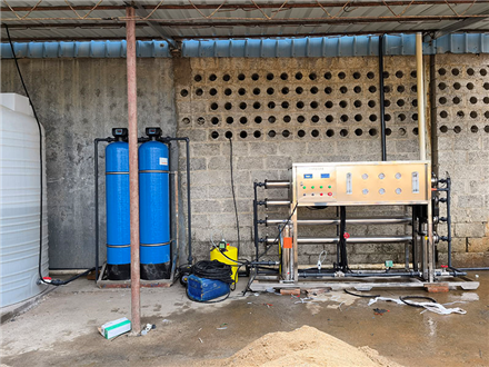 PE凈化槽應(yīng)用案例 貴港造紙廠鍋爐2噸反滲透凈水設(shè)備